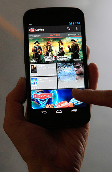 Week in Business: Samsung Galaxy Nexus phone with Google's Android mobile software
