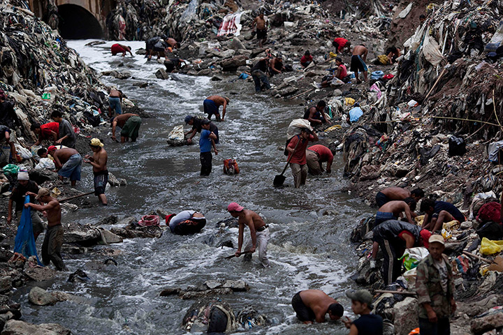 g2 pictures of the year: rubbish dump mine in Guatemala City