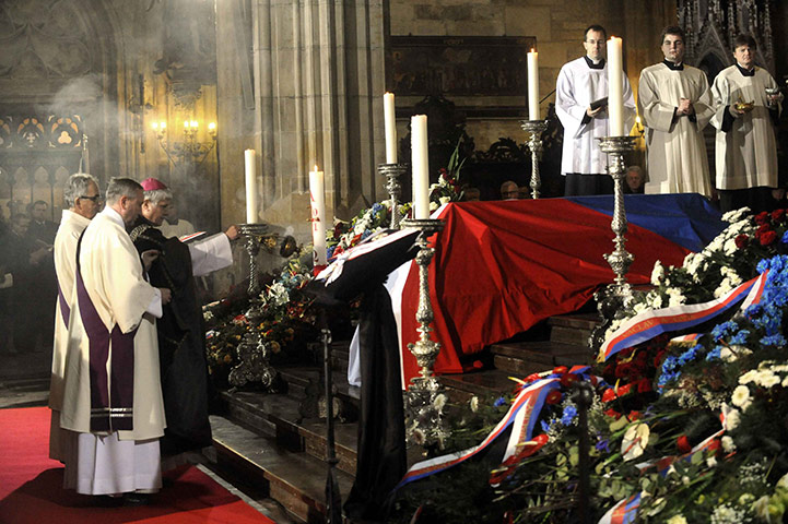 Vaclav Havel funeral : Clerics bless the coffin of former Czech President Havel 