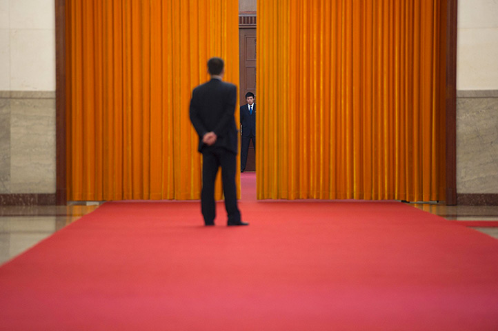 24 hours in pictures: meeting between Japanese and Chinese leaders in Beijing