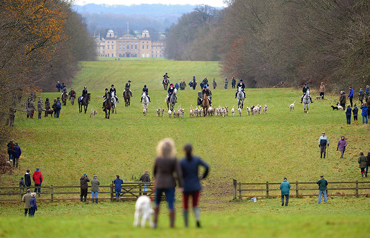 boxing day hunts: The Boxing Day Beaufort hunt meets at Worcester Lodge, Gloucestershire 