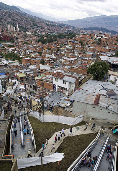24 hours in pictures: Escalators installed at shantytown, Columbia