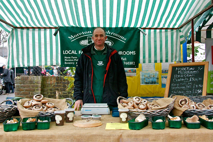 Guardian Camera Club: Anja Klemensek participates in the photographing your area assignment