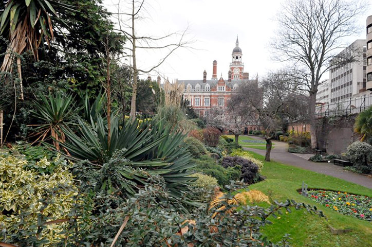 Guardian Camera Club: Andrew Smith participates in the photographing your area assignment