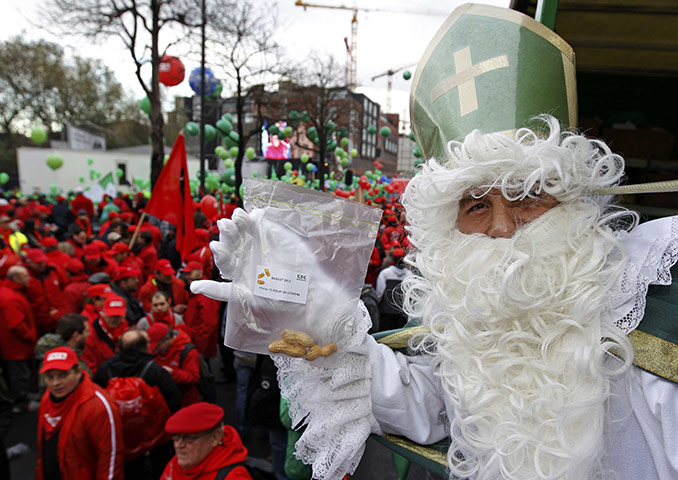 Father Christmas: Santas from around the world