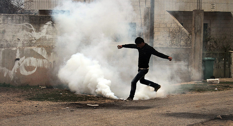 24 hours in pictures: Protest against the Jewish settlement of Qadomem