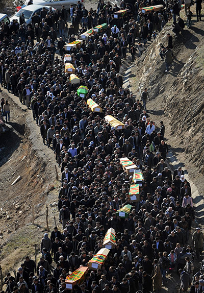 24 hours in pictures: Kurdish funeral