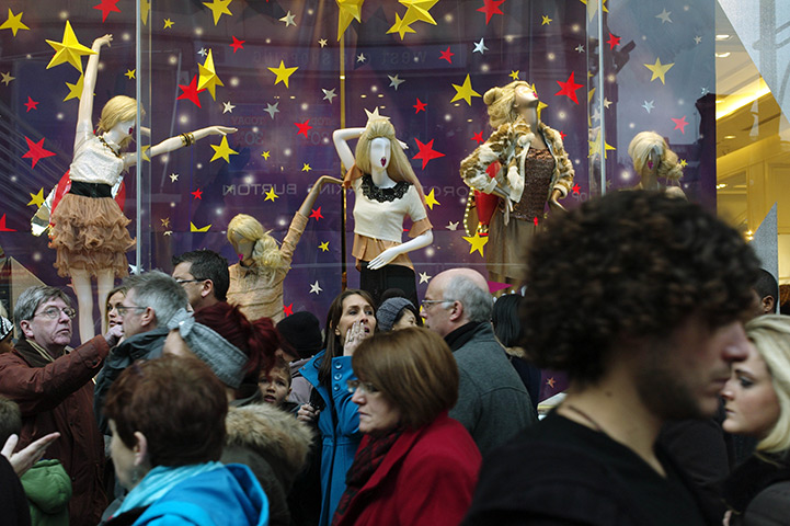 from the agencies: christmas shoppers on oxford street