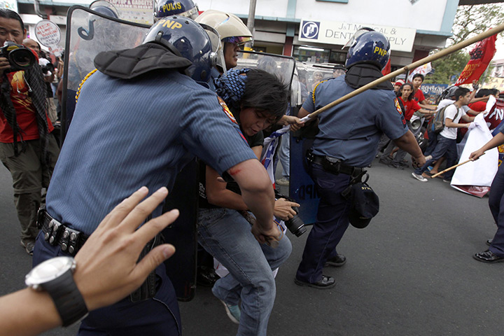 Occupy Mendiola: Filipino militant students clash with anti-riot police officers