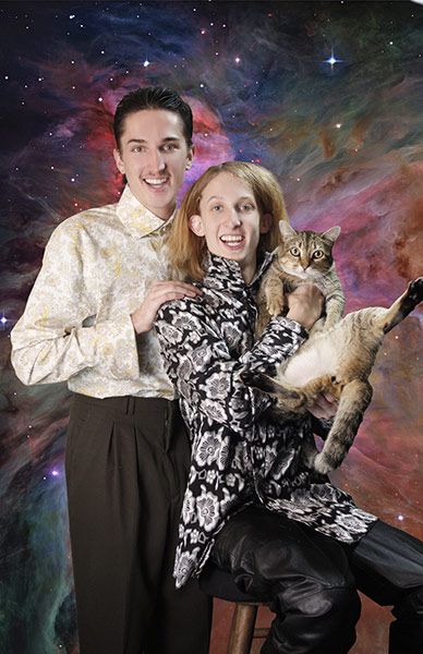 Awkward pet photos: Startled cat