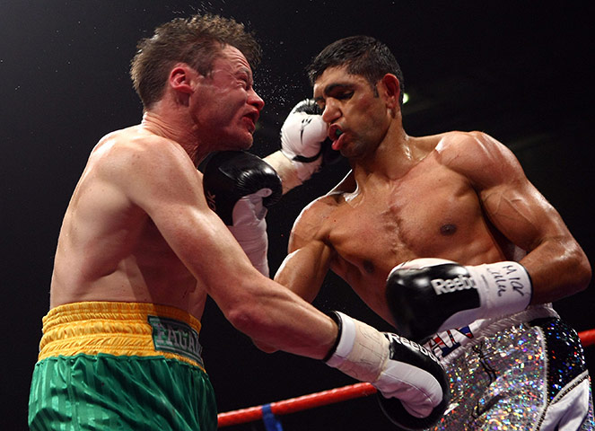 Amir Khan: Amir Khan V Oisin Fagan - WBA Lightweight Championship