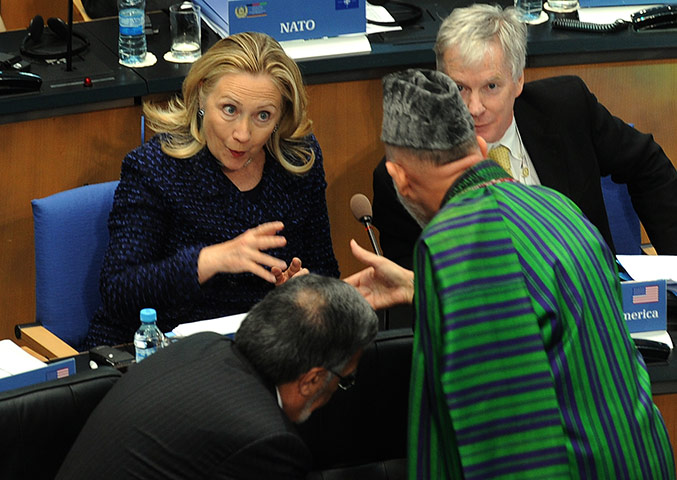 Hillary Clinton's Tour: Hillary Clinton's handshake diplomacy 