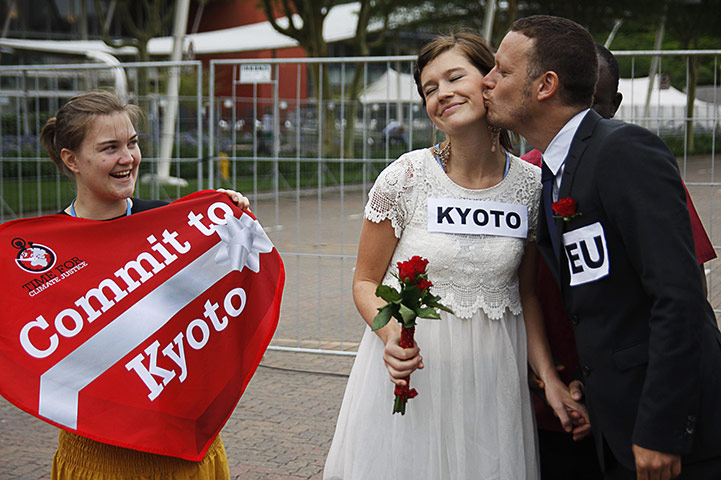 COP17 in Durban: Commit to Kyoto