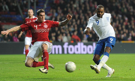 England-striker-Darren-Be-007.jpg