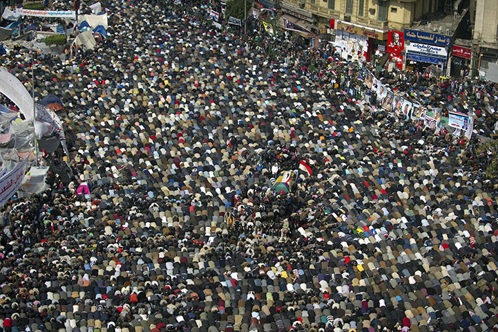 24 hours in pictures: Egyptian anti-goverment demonstrators 
