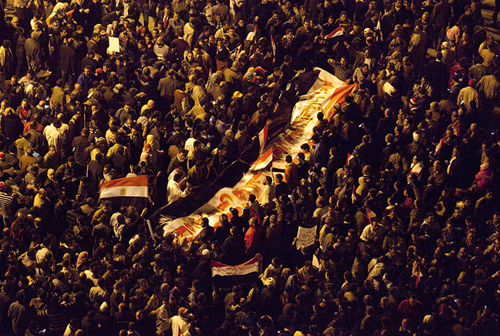 Sean Smith in Cairo: Anti Mubarak protesters assemble to hear Mubarak's speech