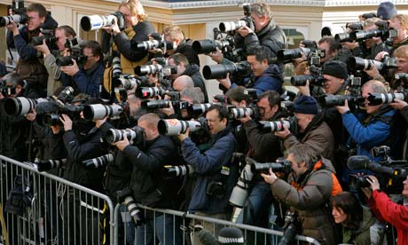 loads of photographers 