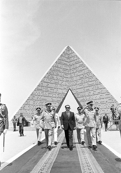 Mubarak Life and Times: President Mubarak: biography in pictures