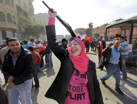 [صورة: A-woman-sings-as-she-walk-001.jpg]