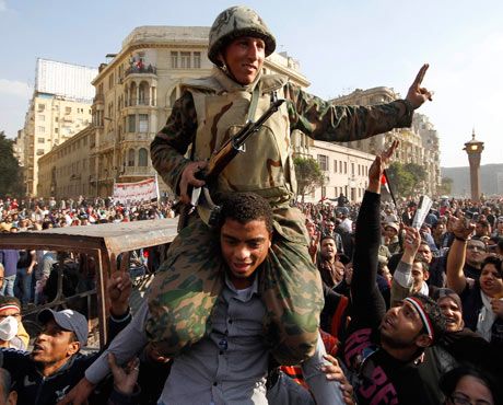 [صورة: An-Egyptian-protester-car-001.jpg]