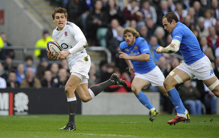 England v Italy: Toby Flood breaks through to set up England's first try