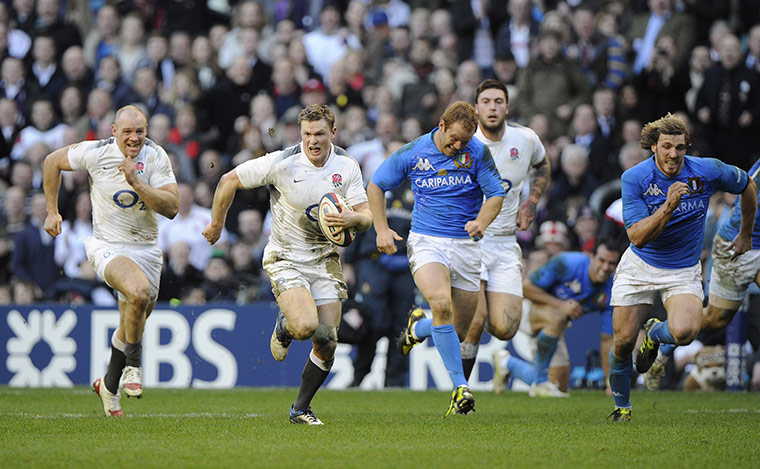 England v Italy: Chris Ashton runs through to score his fourth try