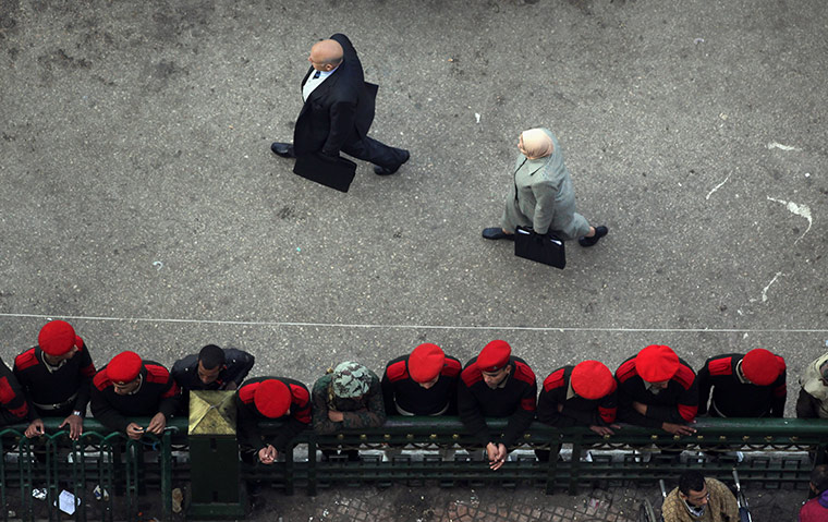 egypt day 21: egyptian army asserts authority after fall of mubarak