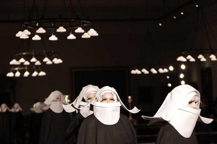 New York Fashion Week: Models dressed as nuns