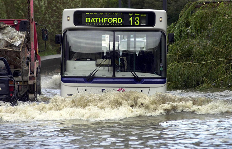 Floods 2000: FLOODING DISASTER, BRITAIN - 2000