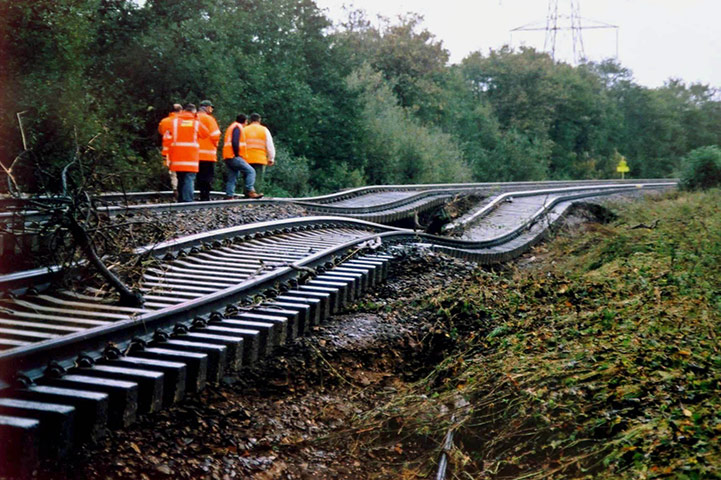 Floods 2000: RAILWAY LINES NEAR EXETER WASHED AWAY IN STORM , BRITAIN