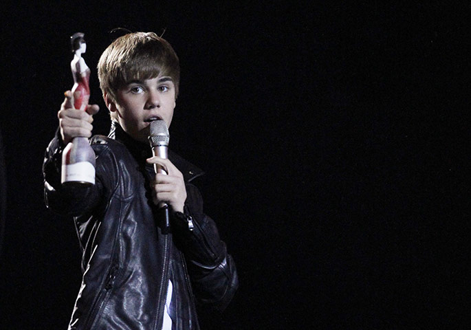 2011 Brit awards arrivals: 2011 Brit awards red carpet