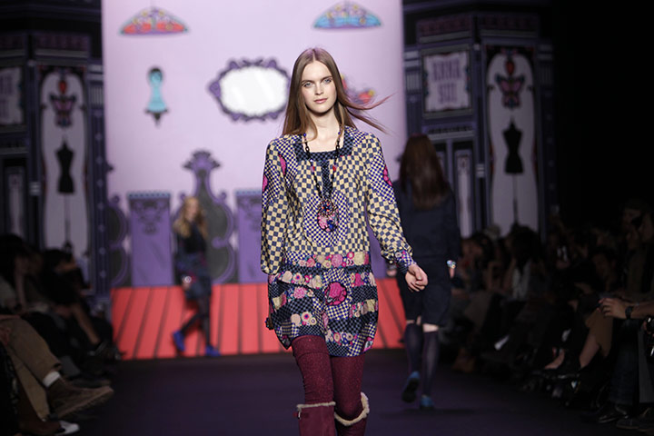 New York Fashion 160211: Fall 2011 fashion from Anna Sui is modelled