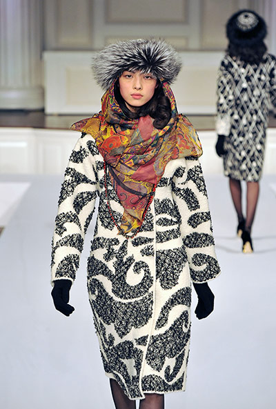 New York Fashion 160211: Oscar De La Renta - Runway - Fall 2011 Mercedes-Benz Fashion Week