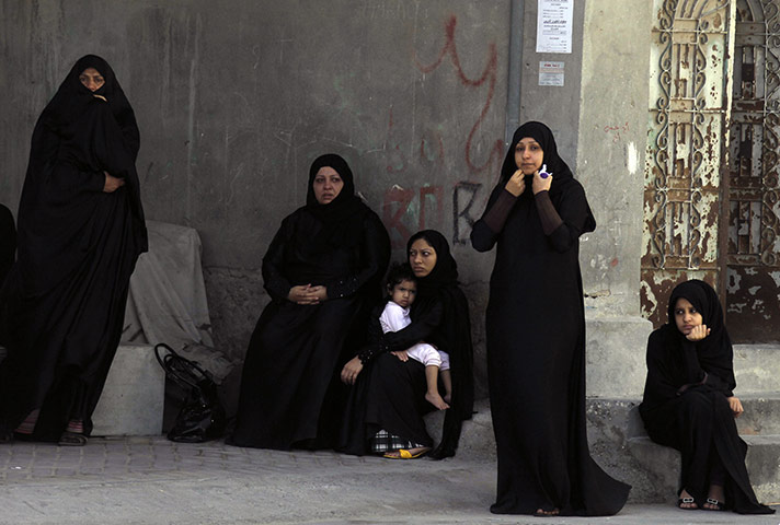 Bahrain Proests: Bahrainians continue in their protest 