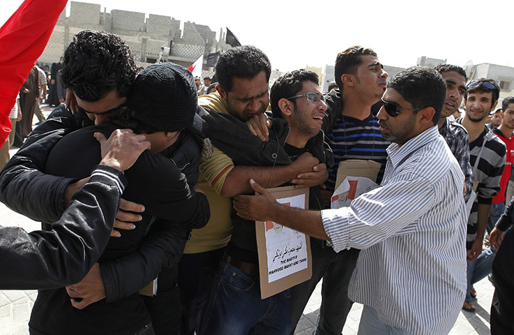 Bahrain Proests: Bahrainians continue in their protest 