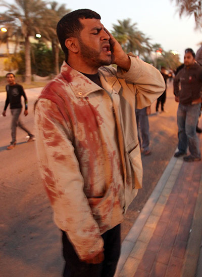 Bahrain Proests: Bahrainians continue in their protest 