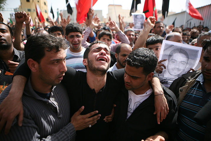Bahrain Proests: Bahrainians continue in their protest 