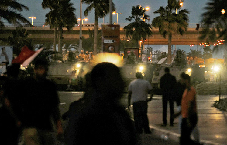 Bahrain Proests: Bahrainians continue in their protest 