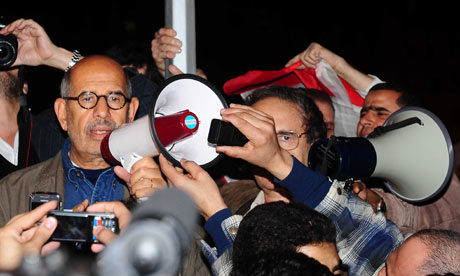 Mohamed ElBaradei speaks to the crowd of protesters