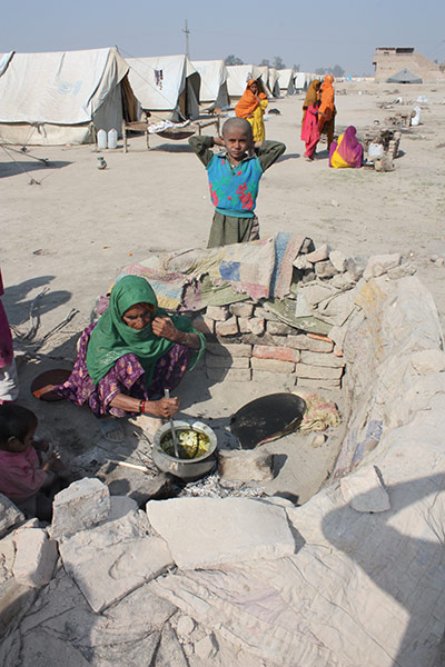 HelpAge in Pakistan: MDG : HelpAge International work for elderlies in Pakistan 