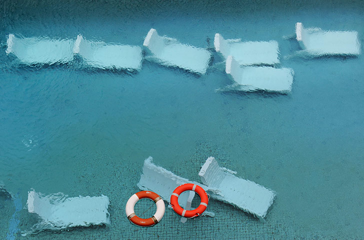 24 hours in pictures: Cyclone Yasi 