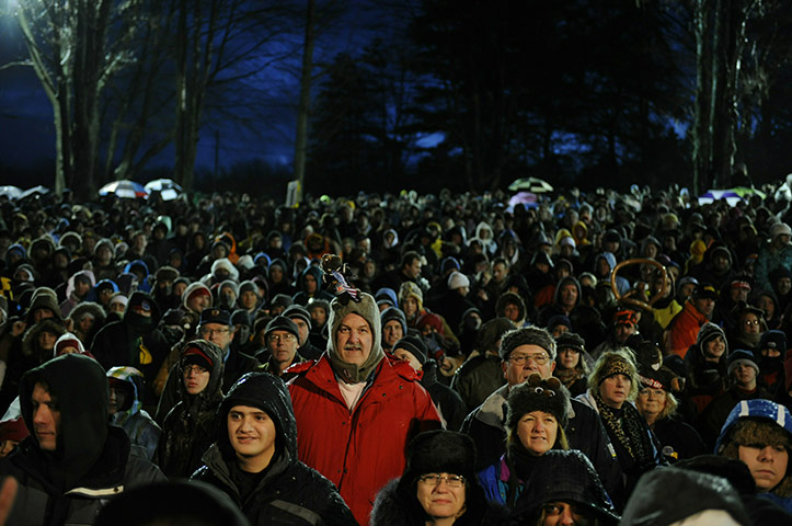 Goundhog Day: Crowds Gathering On Groundhog's Day