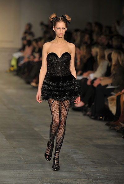 London Fashion Week : Unique Catwalk