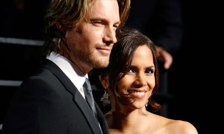 Halle Berry and model Gabriel Aubry at the 2009 Vanity Fair Oscar Party