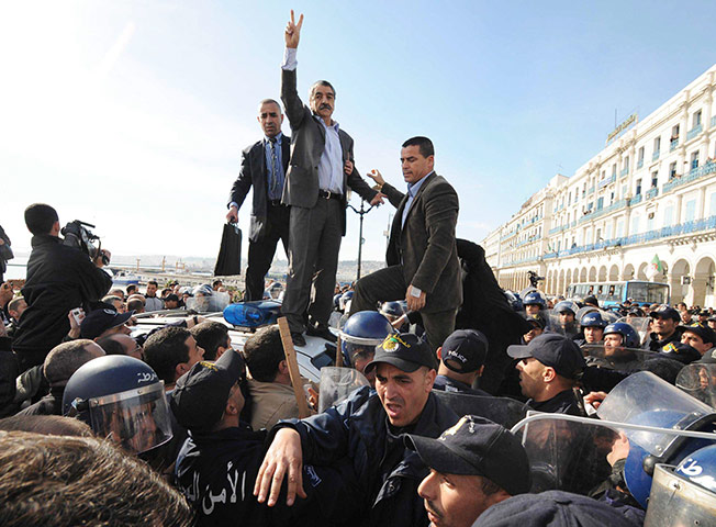 24 hours in pictures: Protests in Algeria