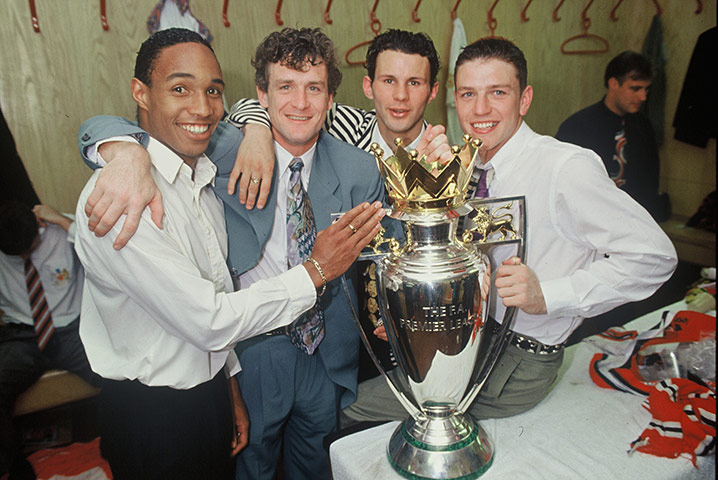 Giggs 20 Years: Ryan Giggs with teammates and Premiership Title 1993