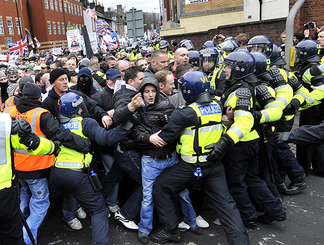 EDL protest: EDL Protests Against Radical Islam in Luton