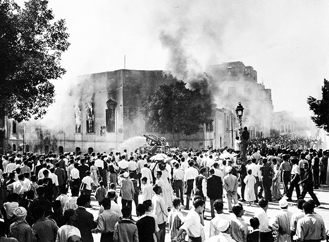 Muslim brotherhood: Muslim Brotherhood headquarters burns in 1954