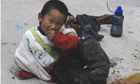 Kidnapped boy called Yang Weixin found begging on street