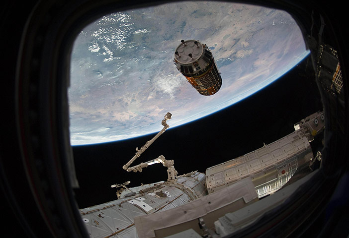 Social Forum: Kounotori2 H-II Transfer Vehicle (HTV2) approaches the ISS